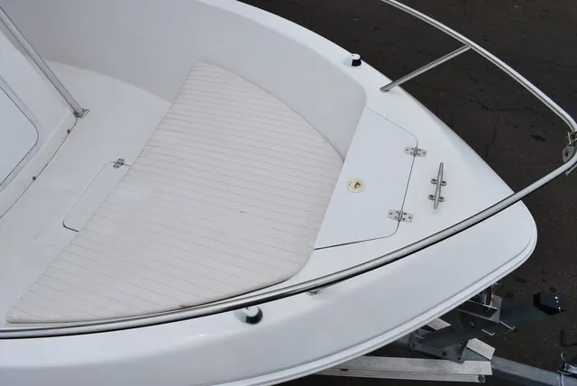 Slide: The Image of Pro Line 20 Sport Center Console 2002 - 17