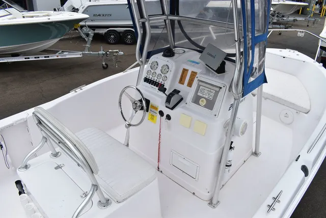 Slide: The Image of Pro Line 20 Sport Center Console 2002 - 10