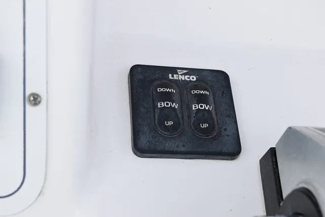 Slide: The Image of Pro Line 20 Sport Center Console 2002 - 37
