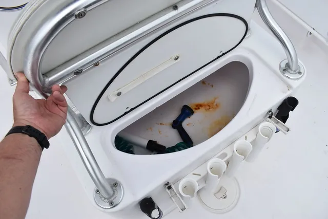 Slide: The Image of Pro Line 20 Sport Center Console 2002 - 31