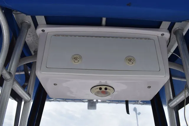 Slide: The Image of Pro Line 20 Sport Center Console 2002 - 45