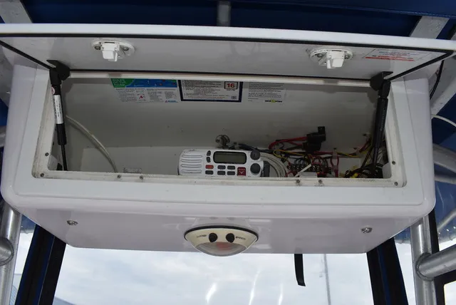Slide: The Image of Pro Line 20 Sport Center Console 2002 - 46