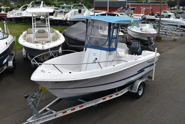 Slide: The Image of Pro Line 20 Sport Center Console 2002 - 2