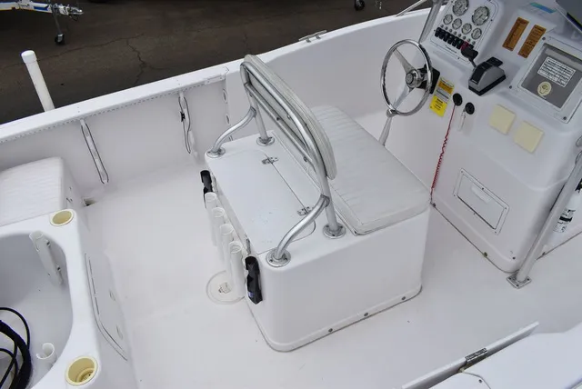 Slide: The Image of Pro Line 20 Sport Center Console 2002 - 9