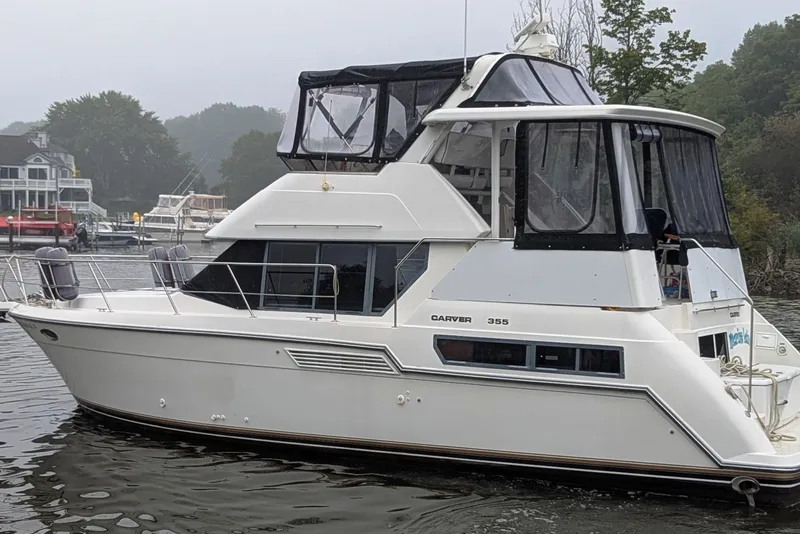 The Image of Carver Yachts 355 Aft Cabin Motor Yacht 1995 - 1