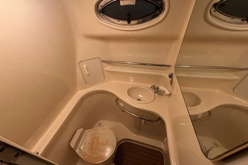 Slide: The Image of Sea Ray 340 Sundancer 2000 - 19