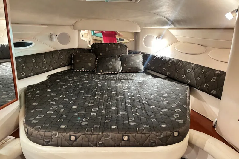 Slide: The Image of Sea Ray 340 Sundancer 2000 - 13