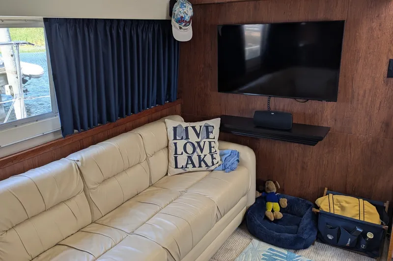 Slide: The Image of Bertram 42 Flybridge Motor Yacht 1975 - 12