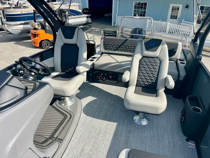 Slide: The Image of Harris Sunliner 230S 2026 - 12