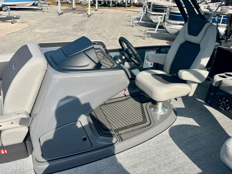 Slide: The Image of Harris Sunliner 230S 2026 - 16