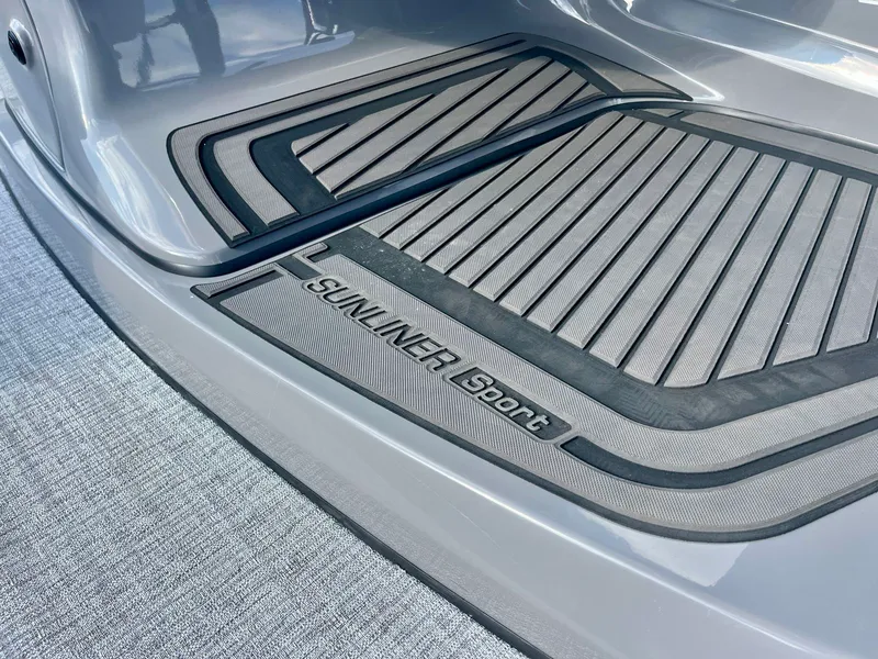 Slide: The Image of Harris Sunliner 230S 2026 - 22