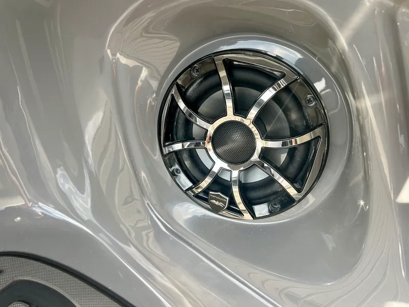 Slide: The Image of Harris Sunliner 230S 2026 - 23