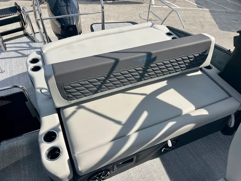 Slide: The Image of Harris Sunliner 230S 2026 - 24