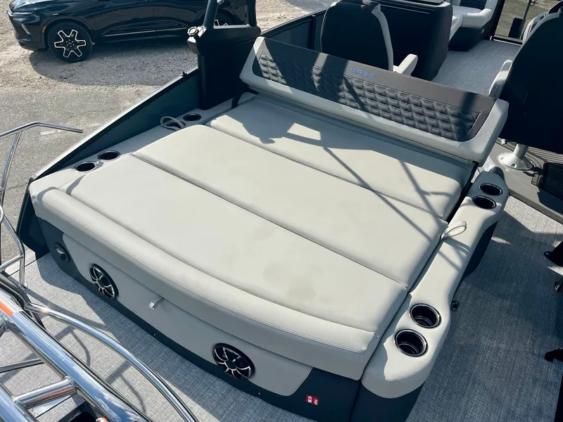 Slide: The Image of Harris Sunliner 230S 2026 - 26