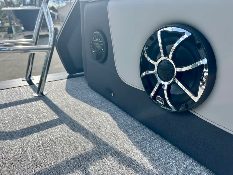 Slide: The Image of Harris Sunliner 230S 2026 - 29