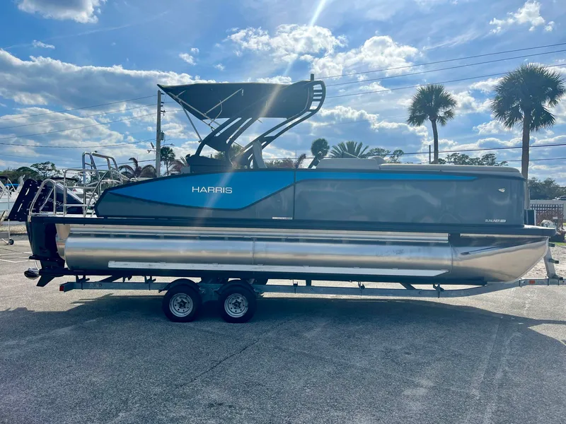 Slide: The Image of Harris Sunliner 230S 2026 - 5