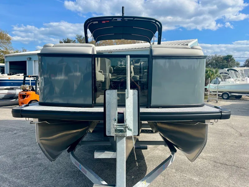 Slide: The Image of Harris Sunliner 230S 2026 - 7