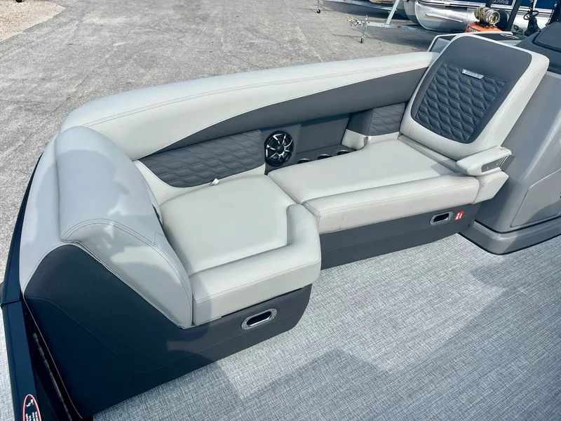 Slide: The Image of Harris Sunliner 230S 2026 - 9