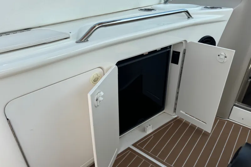 Slide: The Image of Sea Ray 340 Sundancer 2000 - 9