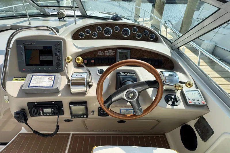 Slide: The Image of Sea Ray 340 Sundancer 2000 - 11