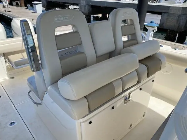 Slide: The Image of Boston Whaler 330 Outrage 2019 - 19