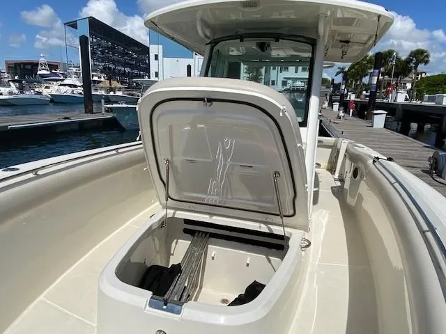 Slide: The Image of Boston Whaler 330 Outrage 2019 - 21