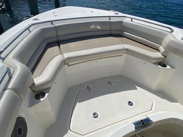 Slide: The Image of Boston Whaler 330 Outrage 2019 - 22