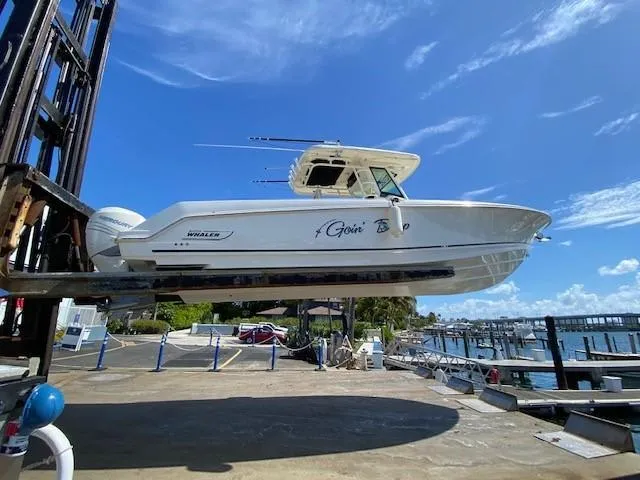Slide: The Image of Boston Whaler 330 Outrage 2019 - 8
