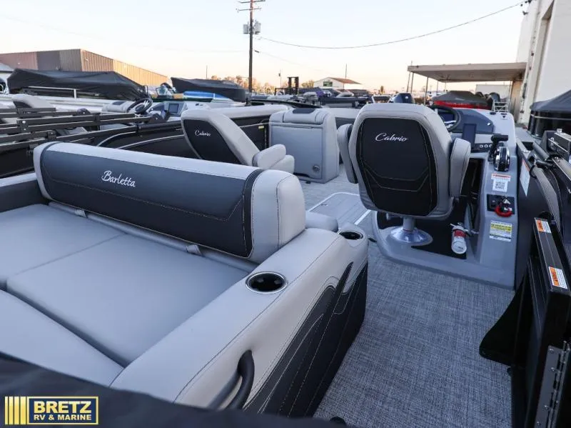 Slide: The Image of Barletta Boats C22UC 2027 - 7