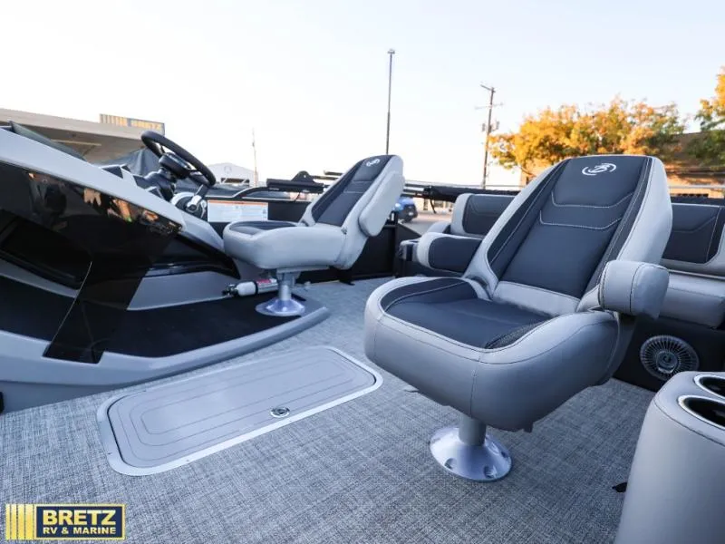 Slide: The Image of Barletta Boats C22UC 2027 - 11