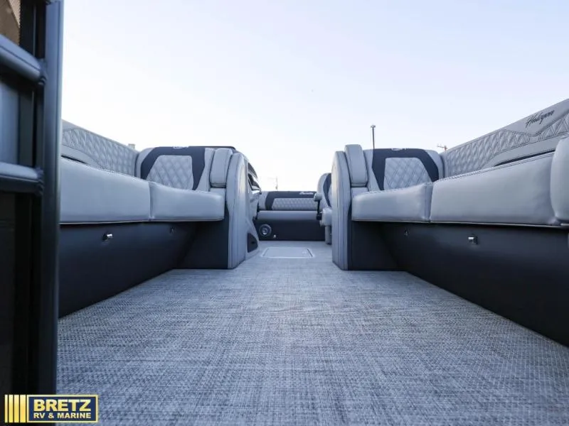Slide: The Image of Barletta Boats 25UC 2027 - 19
