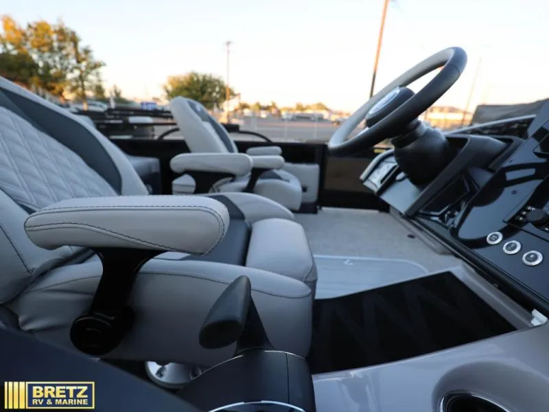 Slide: The Image of Barletta Boats 25UC 2027 - 18