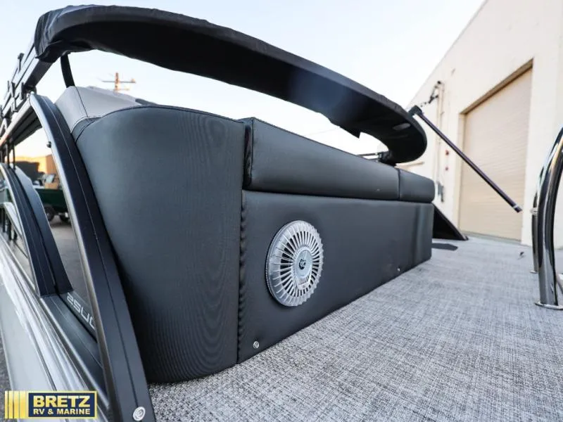 Slide: The Image of Barletta Boats 25UC 2027 - 8