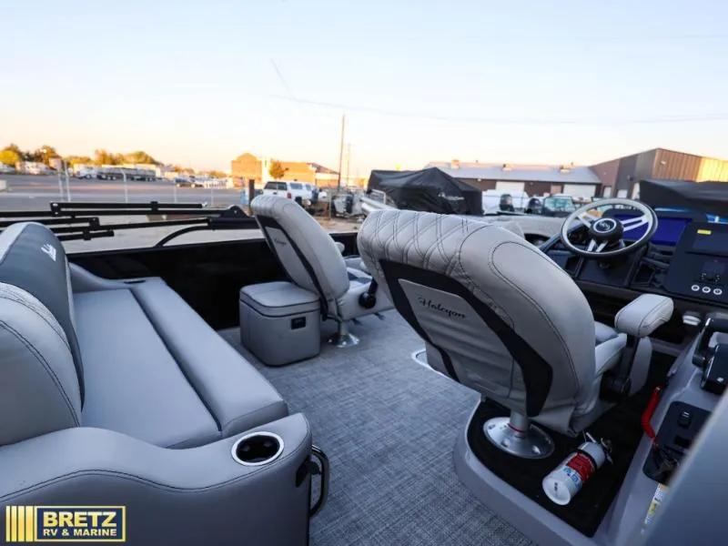 Slide: The Image of Barletta Boats 25UC 2027 - 14