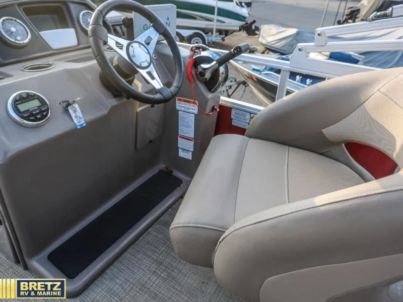 Slide: The Image of Ranger 200F 2021 - 20