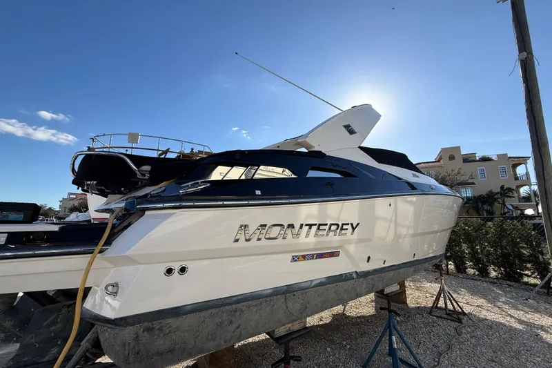 Slide: The Image of Monterey 328SS Super Sport 2014 - 100