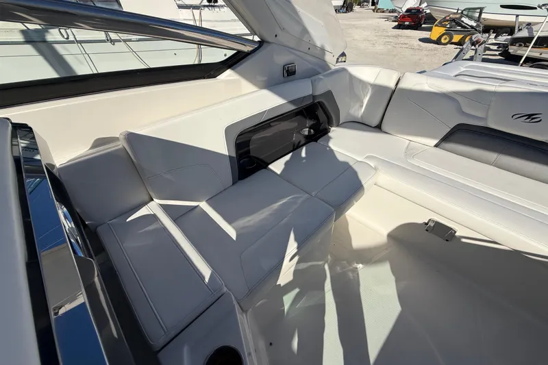 Slide: The Image of Monterey 328SS Super Sport 2014 - 81