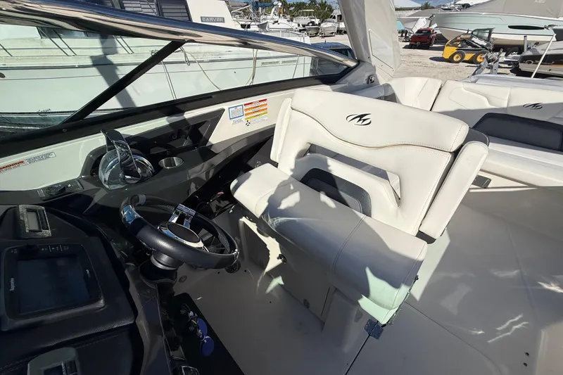 Slide: The Image of Monterey 328SS Super Sport 2014 - 76