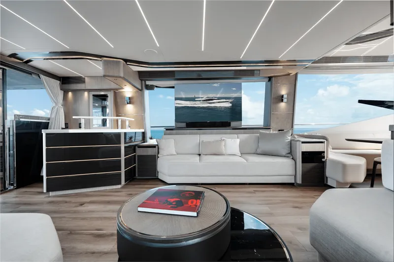 Slide: The Image of Galeon 800 FLY 2024 - 21
