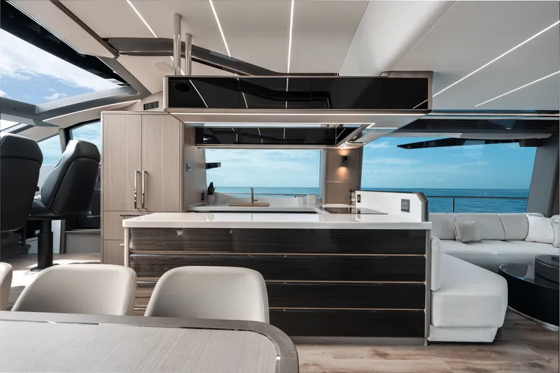 Slide: The Image of Galeon 800 FLY 2024 - 26