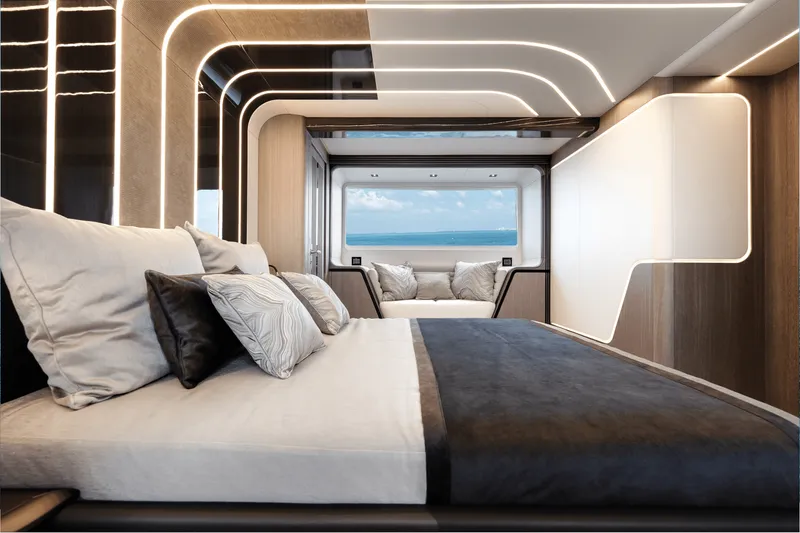 Slide: The Image of Galeon 800 FLY 2024 - 36