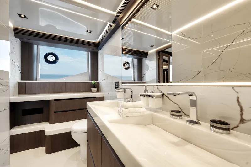 Slide: The Image of Galeon 800 FLY 2024 - 41