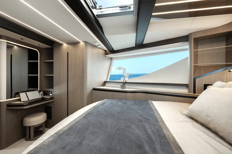 Slide: The Image of Galeon 800 FLY 2024 - 44