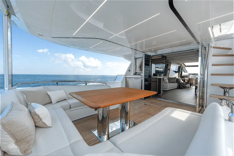 Slide: The Image of Galeon 800 FLY 2024 - 5