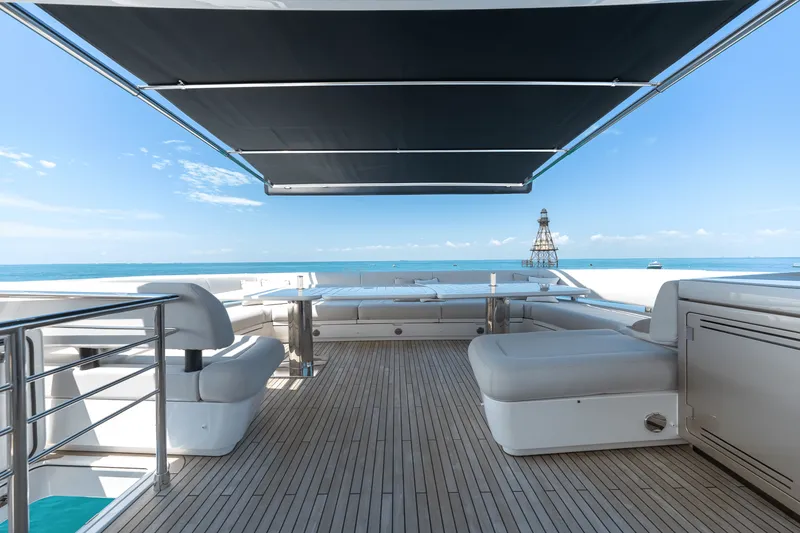 Slide: The Image of Galeon 800 FLY 2024 - 53