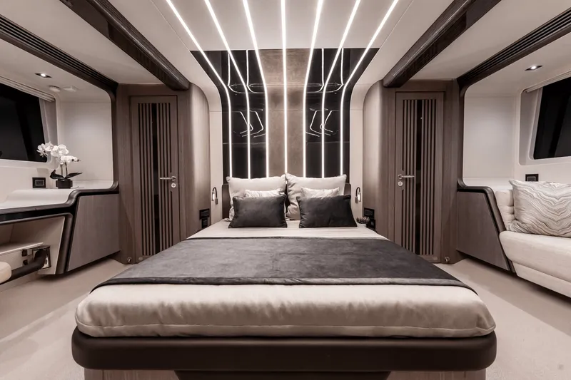 Slide: The Image of Galeon 800 FLY 2024 - 81