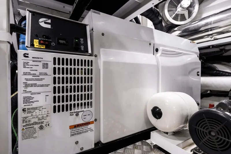 Slide: The Image of Galeon 800 FLY 2024 - 92