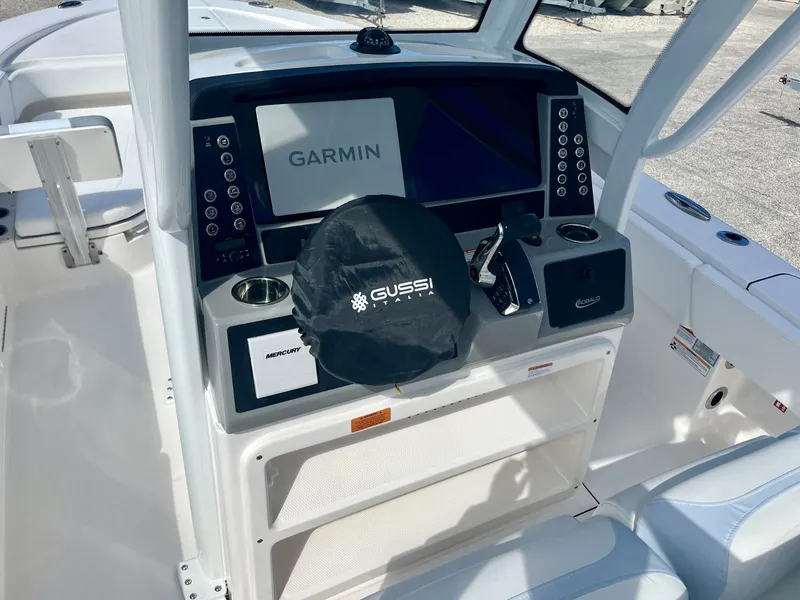 Slide: The Image of Robalo R266 Cayman 2027 - 23