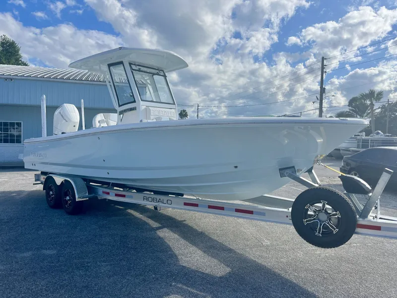 Slide: The Image of Robalo R266 Cayman 2027 - 6