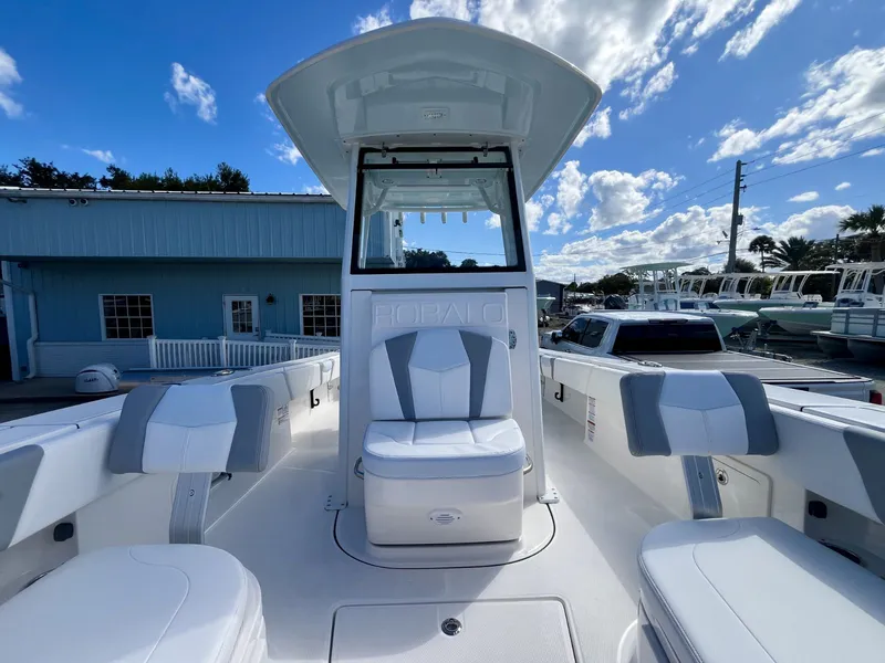 Slide: The Image of Robalo R266 Cayman 2027 - 35